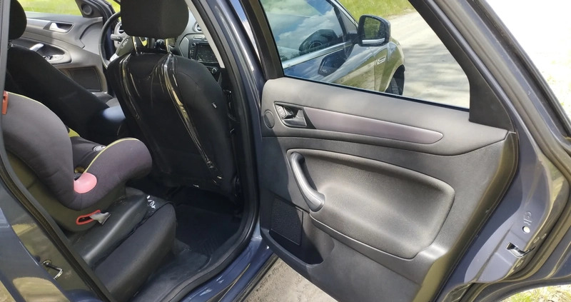 Ford Mondeo cena 26900 przebieg: 249153, rok produkcji 2011 z Wąchock małe 172
